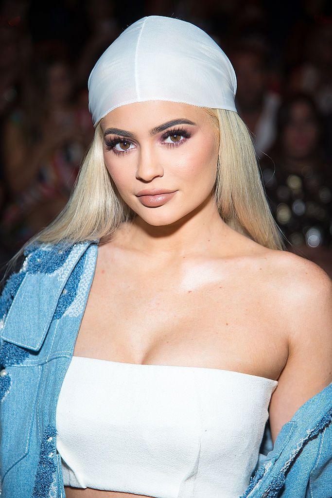 Kylie Jenner Fait Polémique Avec Sa Tenue à La Fashion Week Voyage Actus